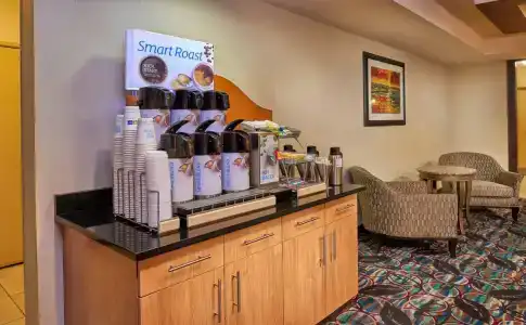 Holiday Inn Express & Suites Airport, An Ihg - 16