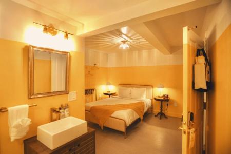 The Historic Peninsula Inn - 76