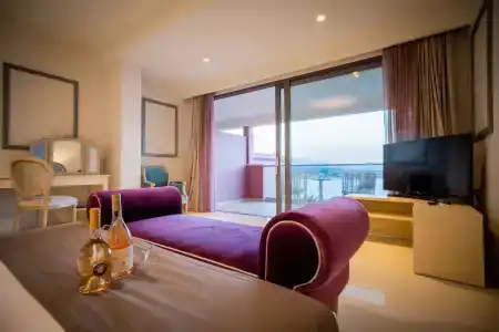 Balcony - Только для взрослых - 106