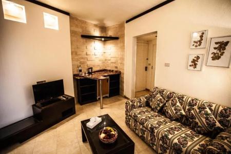 Beau Site - 63