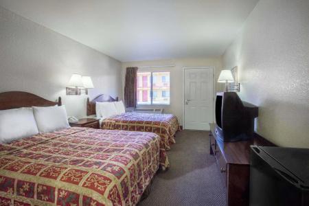 Knights Inn - 5