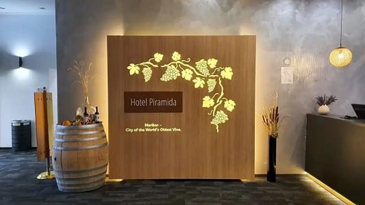 Piramida - 77