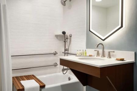 DoubleTree by Hilton Ocean City Oceanfront - 90