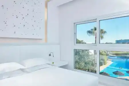 So White Club Resort - 86