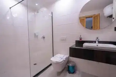 Redcon Suites - 113