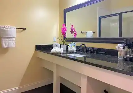 30-A Inn & Suites - 30