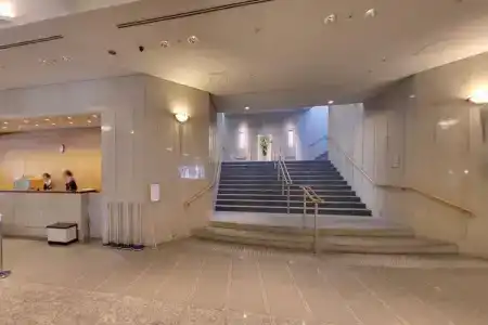 Toshi Center - 24