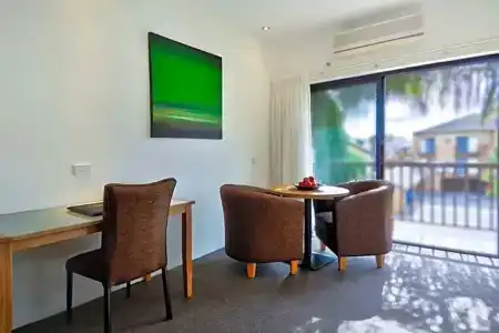 Best Western Motor Inn & Serviced - 73
