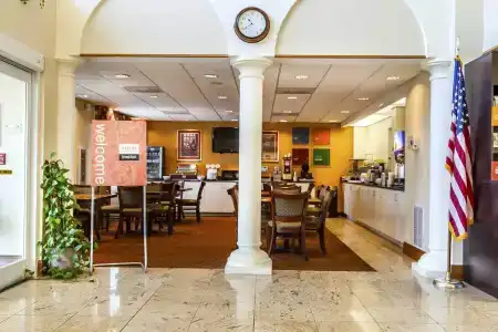 Comfort Suites Walnut Creek - 28