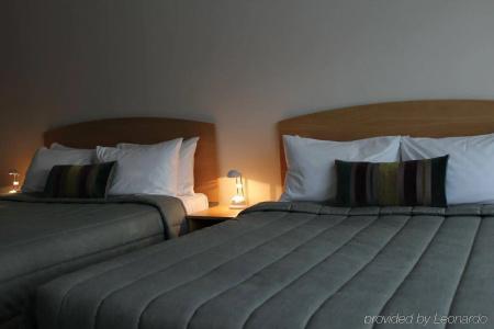 Greenlane Manor - 1