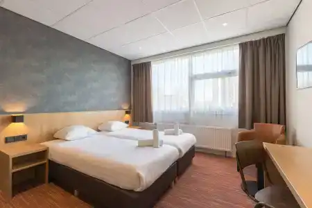 Best Western Amsterdam - 9