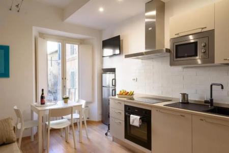 Regis Condo - 12