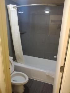 Budget Inn Of - 11
