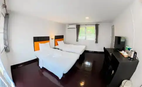 Lunarhut Resort - 80