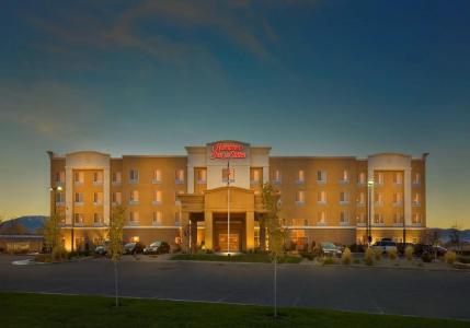 Hampton Inn & Suites - 24