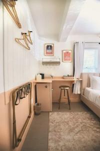 The Historic Peninsula Inn - 106