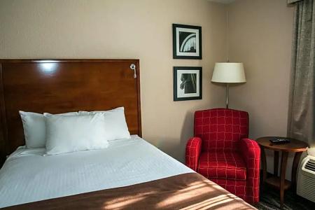 Breckinridge Inn - 33