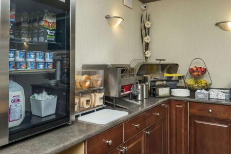 Quality Inn & Suites - 13
