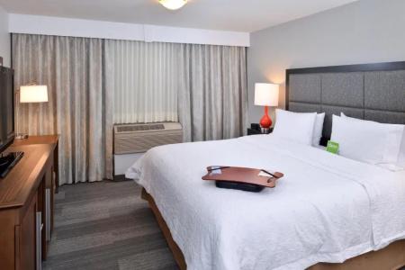 Hampton Inn & Suites by Hilton University NW - 44