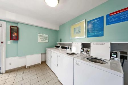Best Western Plus Holiday Sands Inn & Suites - 27