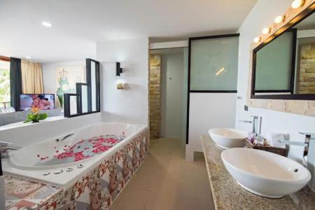 The Sunset Beach & Spa, Taling Ngam - 10