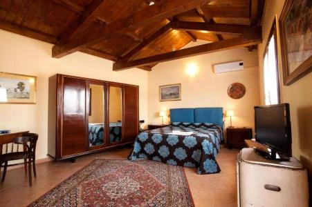 VinsLounge Suite - 107