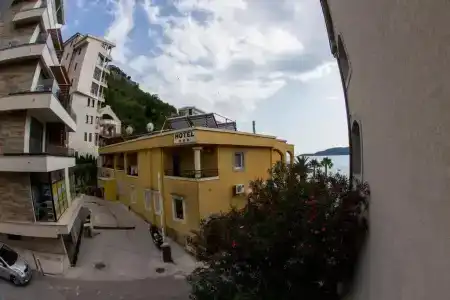 Tanja - 150