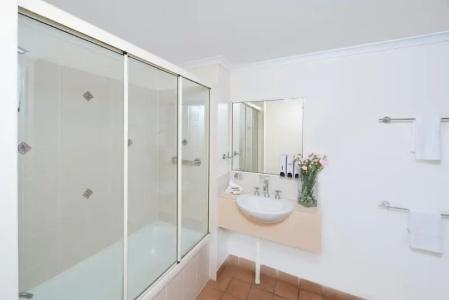 Park Regis Anchorage - 70