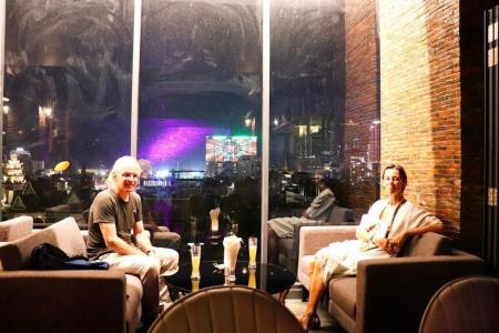 Hh & Sky Bar - 35