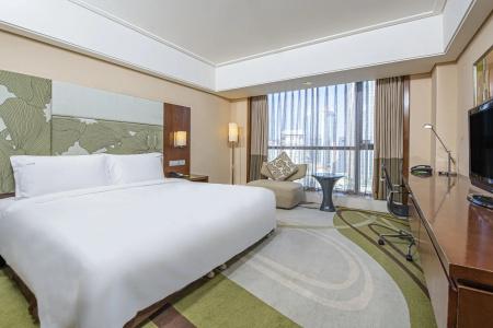 Holiday Inn Qingdao City Center, An Ihg - 3