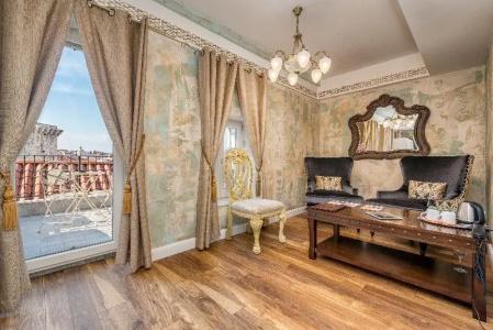 Plaza Marchi Old Town - Mag Quaint & Elegant Boutiques - 102
