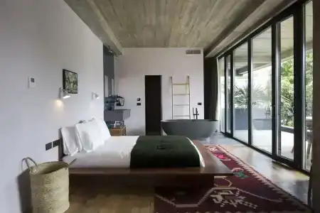 In Gallery & Spa - 144