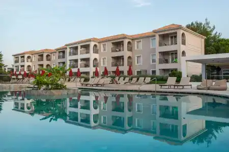 Bitzaro Grande & Suites - 15