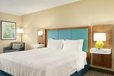 Hampton Inn Portland Airport - 3