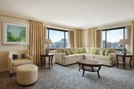 Capital Hilton - 38