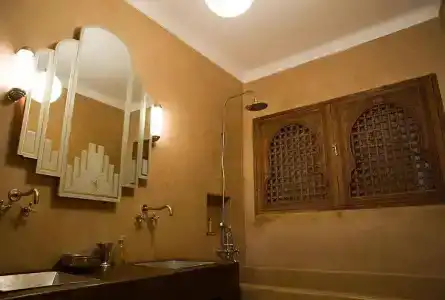 Riad Le j - 7
