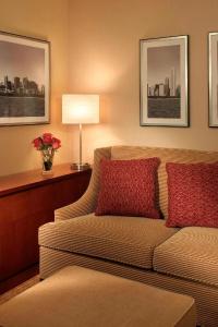 Courtyard by Marriott Chicago Downtown/River North - 40