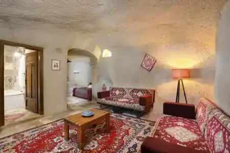 Dilek Tepesi Cave - 1