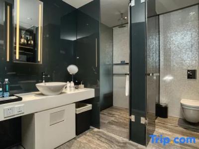 O - 44