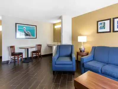 Comfort Suites - 18