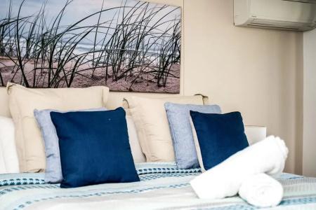 Sea Breeze on Main Beach - 37