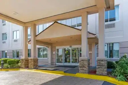 Comfort Suites Walnut Creek - 25