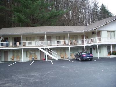 Castlewood Inn - 10