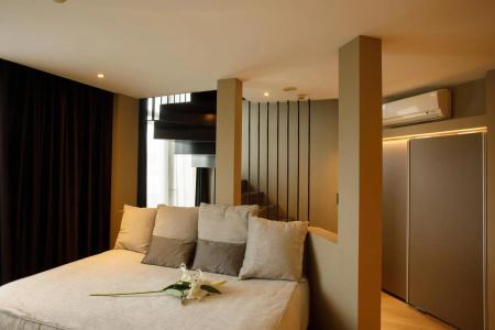 Plaza - 44