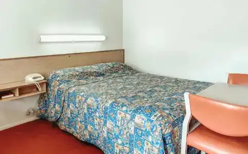 Best Western Colonial Village - 38