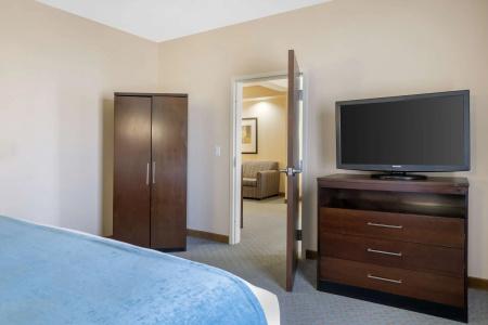 Best Western Plus Suites - 52