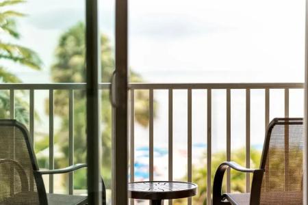DoubleTree by Hilton Tampa Rocky Point Waterfront - 33