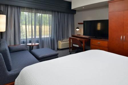 Courtyard by Marriott Hershey - 33
