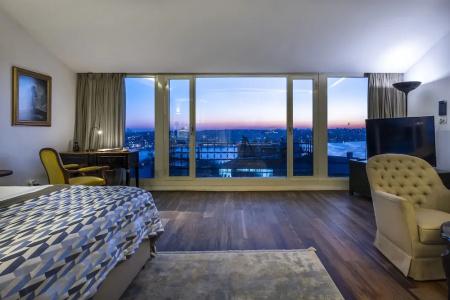 Ansen and Suites - 86