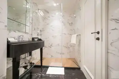 Boutique La Roche - 7
